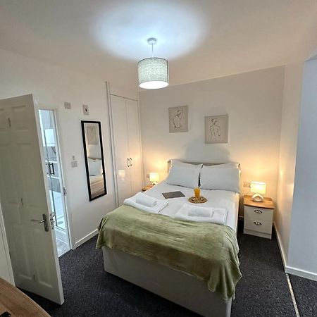 Newmarket Road Studios And Suites By Tas Accommodations Cambridge  Bagian luar foto