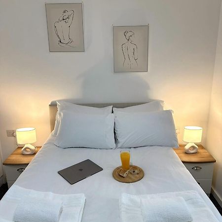 Newmarket Road Studios And Suites By Tas Accommodations Cambridge  Bagian luar foto