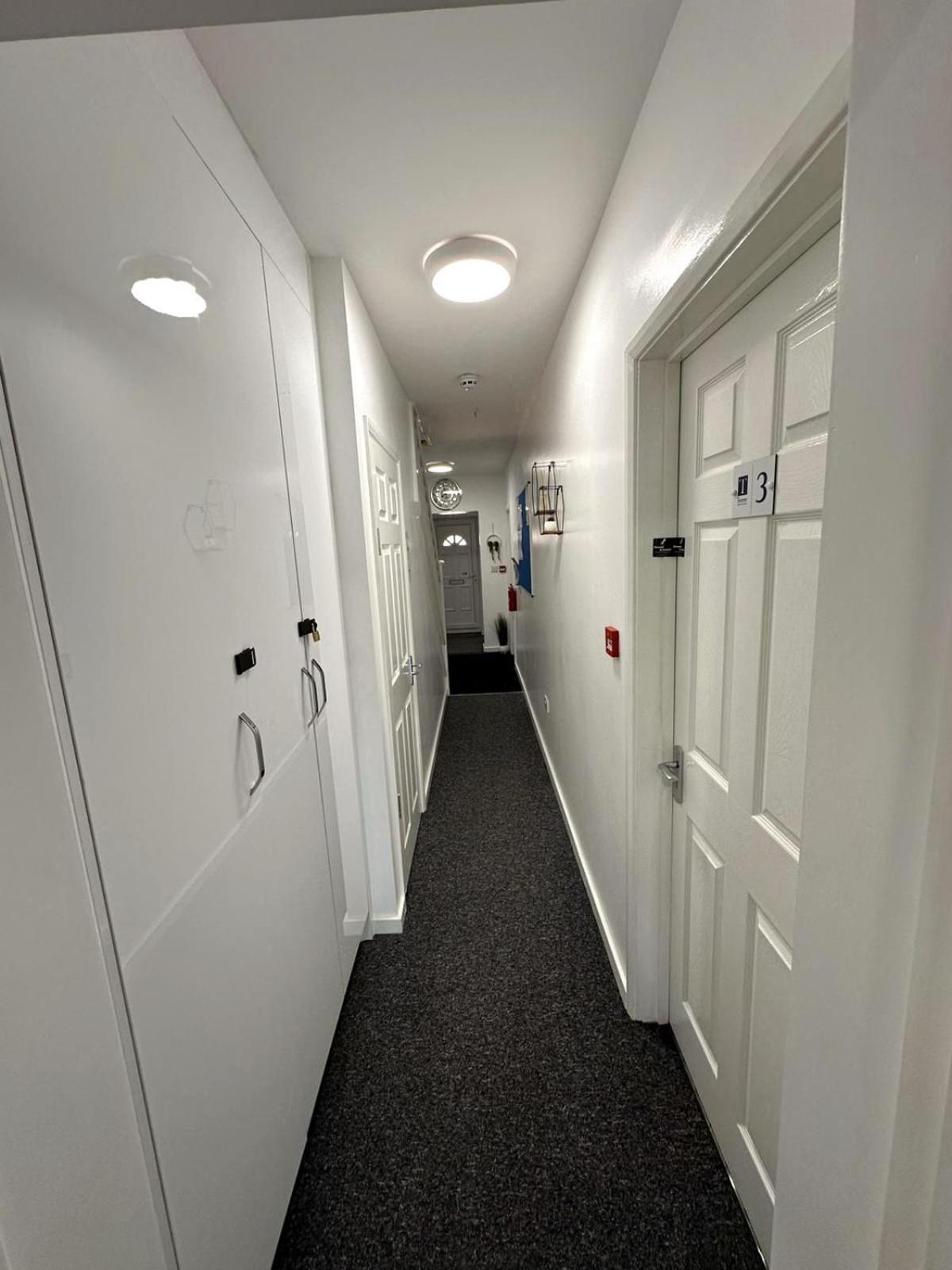 Newmarket Road Studios And Suites By Tas Accommodations Cambridge  Bagian luar foto