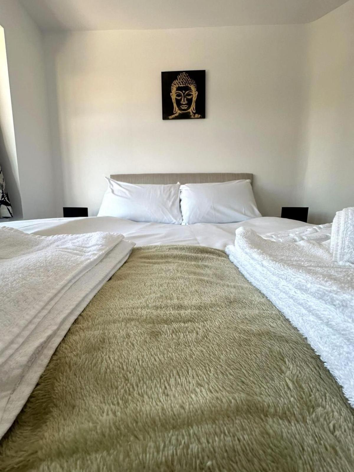 Newmarket Road Studios And Suites By Tas Accommodations Cambridge  Bagian luar foto