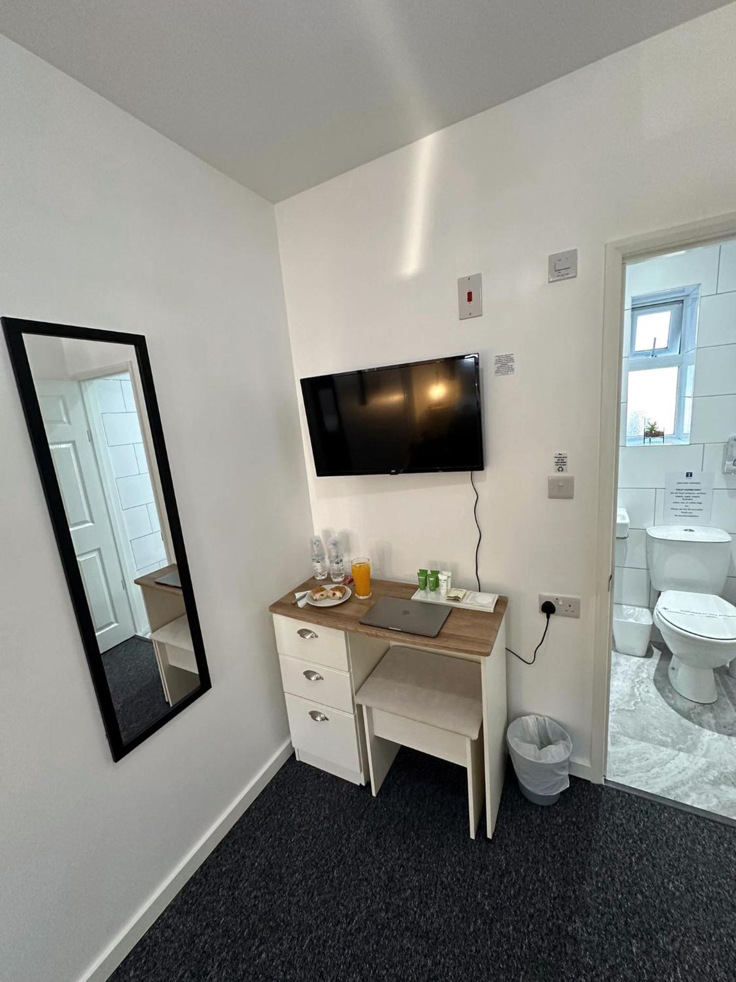 Newmarket Road Studios And Suites By Tas Accommodations Cambridge  Bagian luar foto