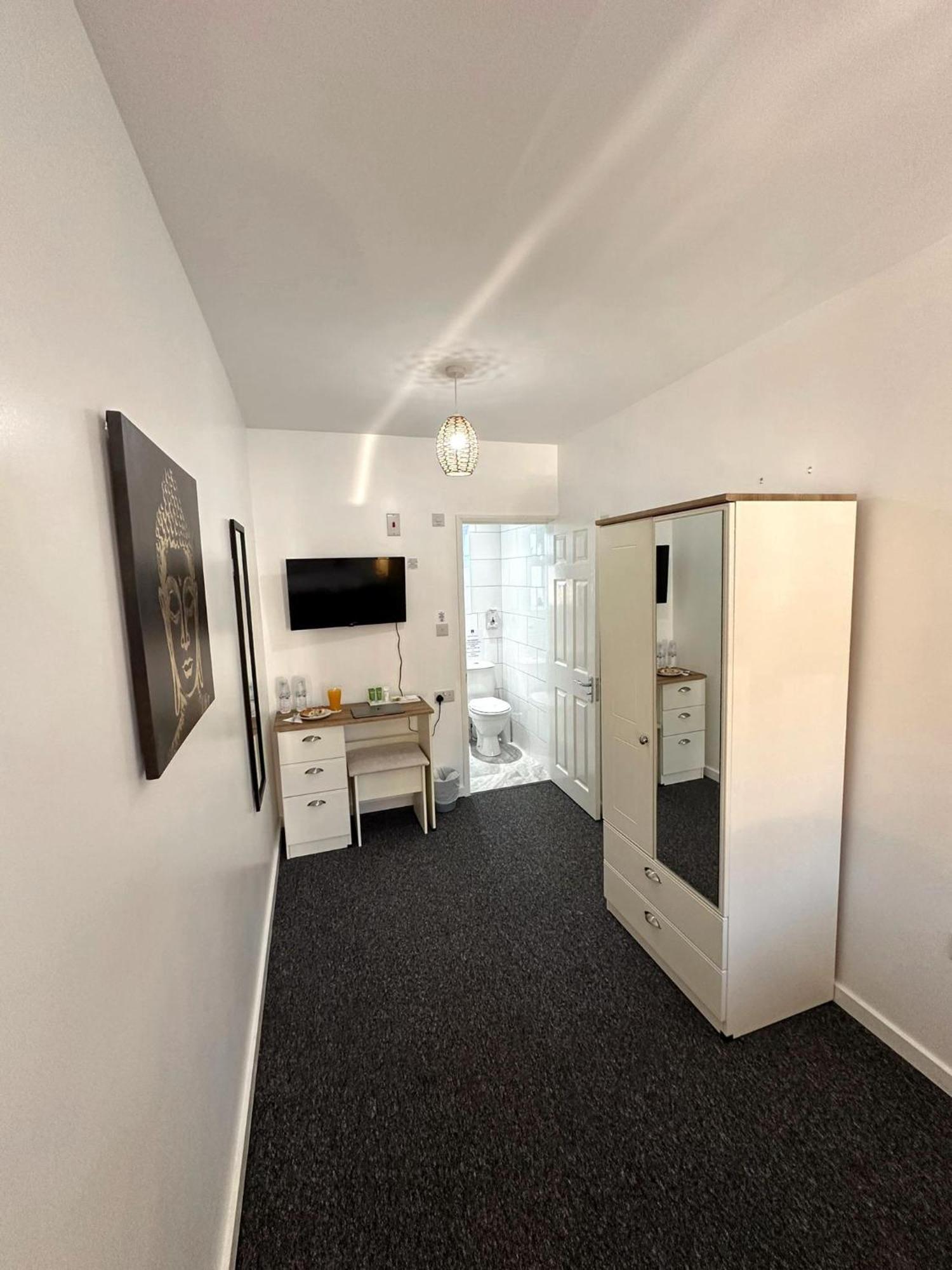 Newmarket Road Studios And Suites By Tas Accommodations Cambridge  Bagian luar foto