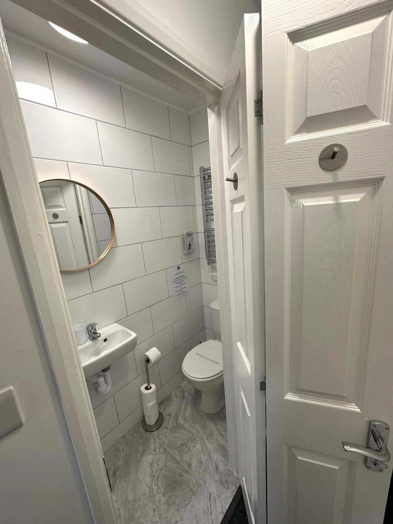 Newmarket Road Studios And Suites By Tas Accommodations Cambridge  Bagian luar foto