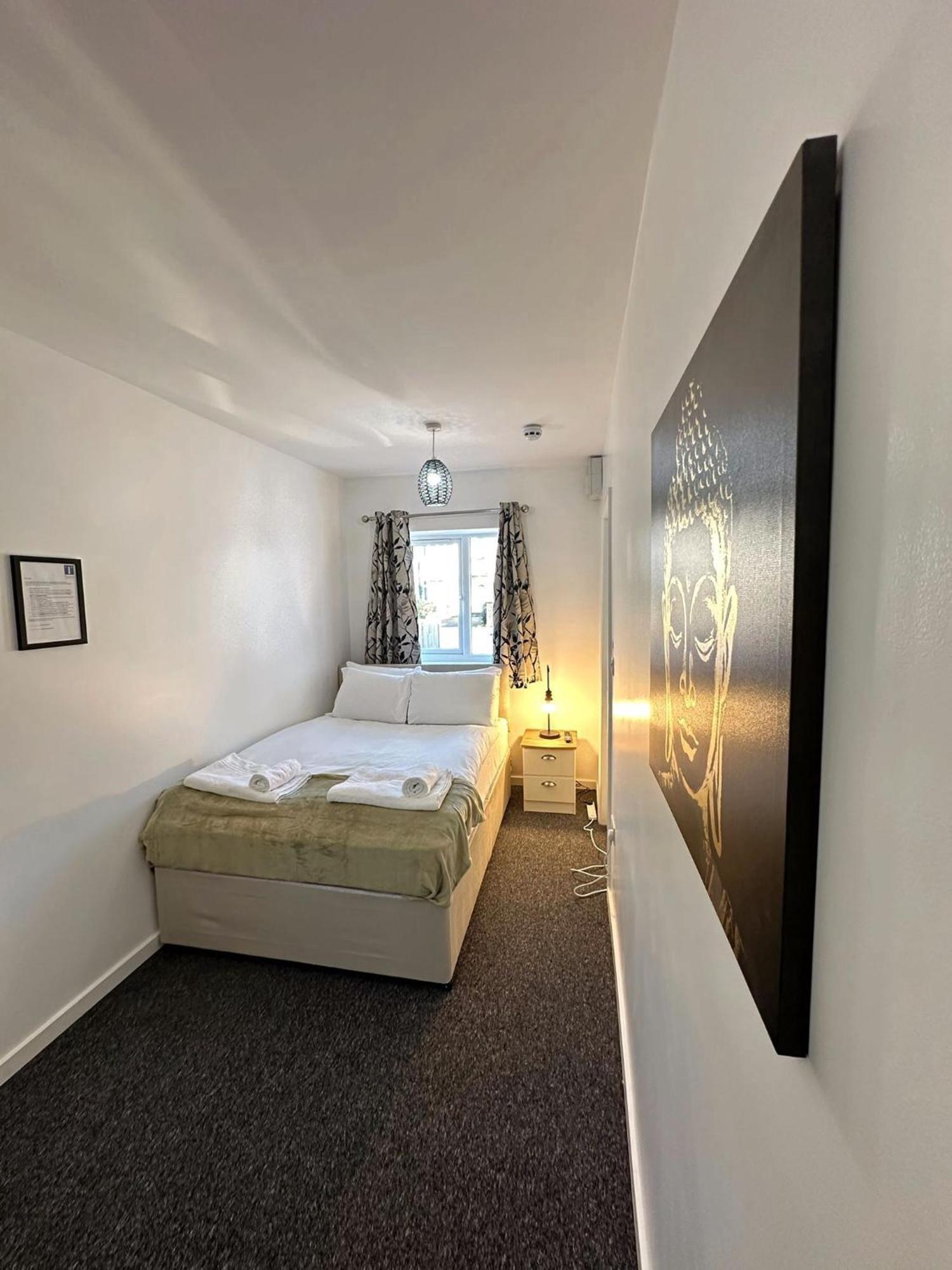 Newmarket Road Studios And Suites By Tas Accommodations Cambridge  Bagian luar foto