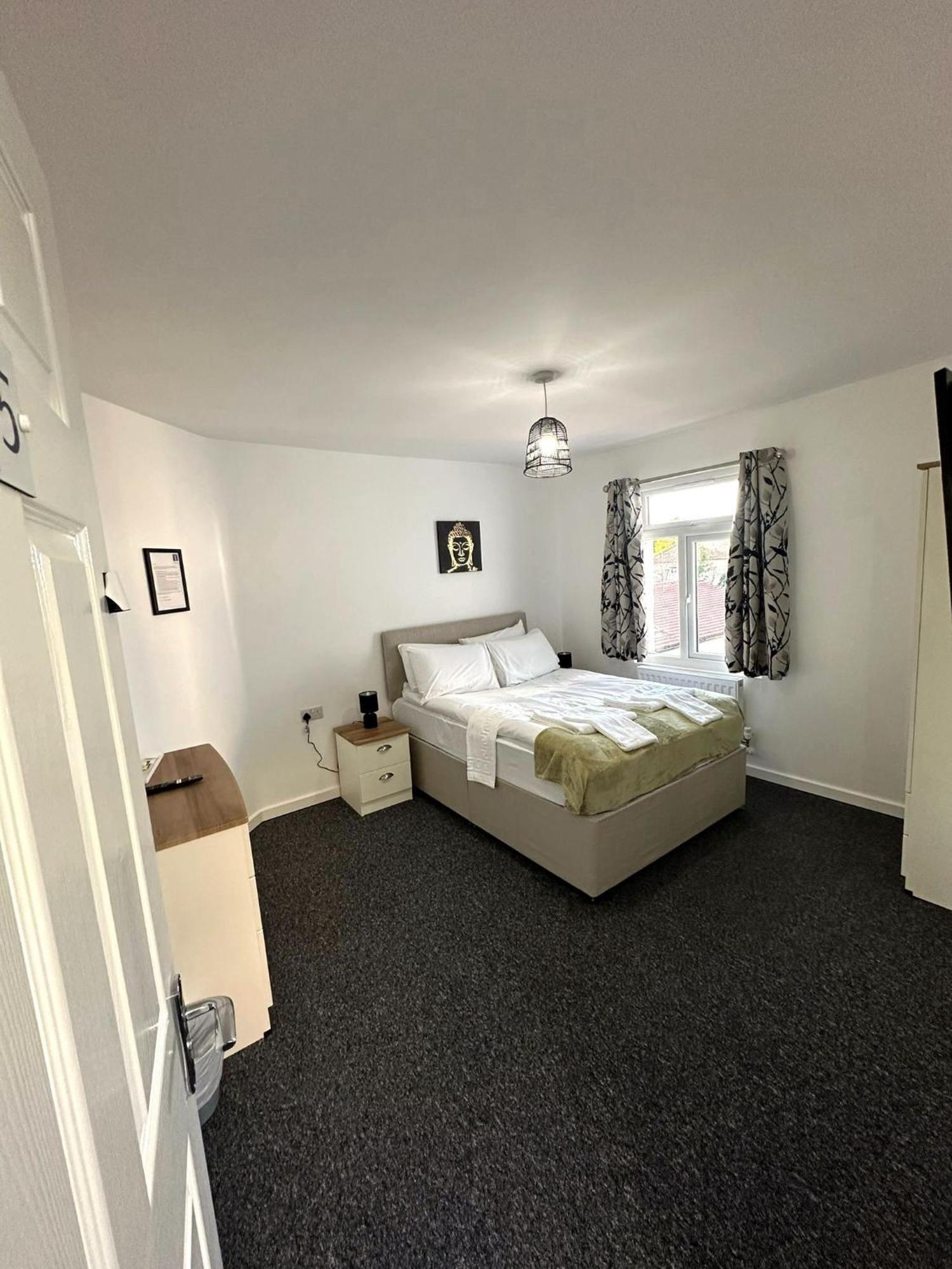 Newmarket Road Studios And Suites By Tas Accommodations Cambridge  Bagian luar foto